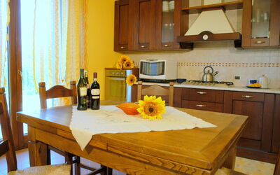 Villa Saida: Cucina, Sala da pranzo