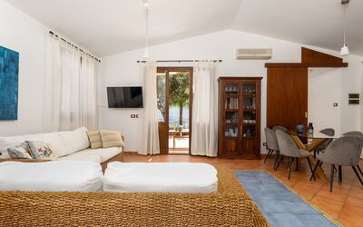 Villa Petra: Living Room