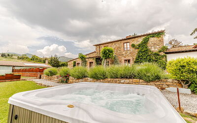 Chateau la Siroque: bubbelbad, Buitenkanten, Buitenshuis, Tuin