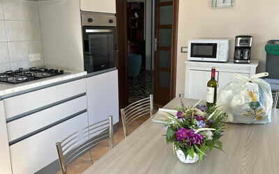 Franco House with Pool: Autumn, Kitchen, Spring, Summer