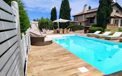 Villa Tagliaferri: Buitenkanten, Zomer, zwembad