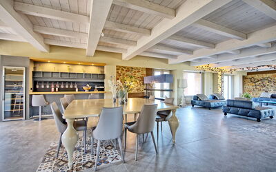 Villa Campana: Lunchroom, Woonkamer