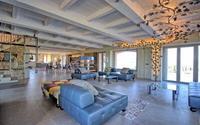 Villa Campana: Woonkamer