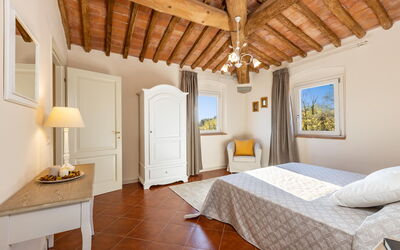 Peccioli Villa with Private Pool, Ac and Privacy: Herfst, Lente, slaapkamer, Zomer