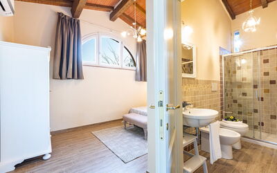 Peccioli Villa with Private Pool, Ac and Privacy: Herfst, Lente, slaapkamer, Zomer