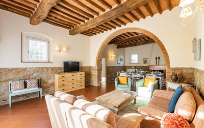 Peccioli Villa with Private Pool, Ac and Privacy: Herfst, Keuken, Lente, Woonkamer, Zomer