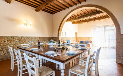 Peccioli Villa with Private Pool, Ac and Privacy: Herfst, Keuken, Lente, Woonkamer, Zomer