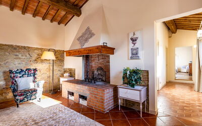 Peccioli Villa with Private Pool, Ac and Privacy: Herfst, Keuken, Lente, Woonkamer, Zomer