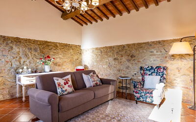 Peccioli Villa with Private Pool, Ac and Privacy: Herfst, Keuken, Lente, Woonkamer, Zomer