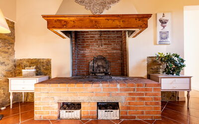 Peccioli Villa with Private Pool, Ac and Privacy: Herfst, Keuken, Lente, Woonkamer, Zomer