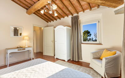 Peccioli Villa with Private Pool, Ac and Privacy: Herfst, Lente, slaapkamer, Zomer