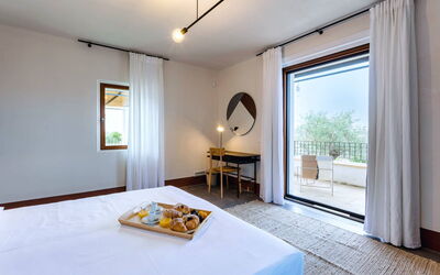 Noto Hill Villa