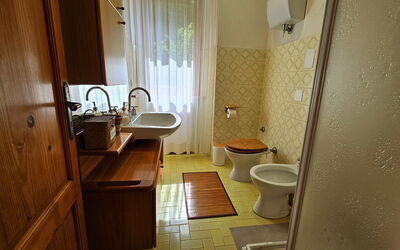 La Piccola Rocca: Bathroom