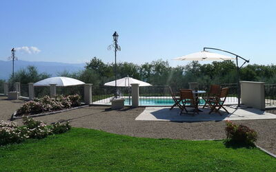 Villa Gaville: bassin, Jardin