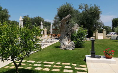 Terra Mater: all'aperto, Esterni, Giardino