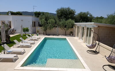 Terra Mater: all'aperto, Esterni, Piscina