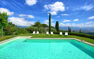 Villa Mami: bassin, Été, Extérieur