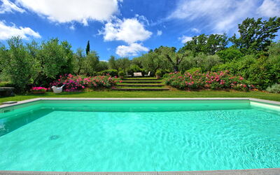 Villa Mami: bassin, Été, Extérieur
