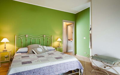 Eden Retreat: Bedroom