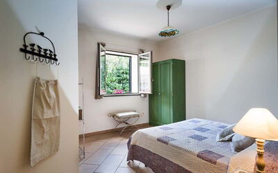 Eden Retreat: Bedroom