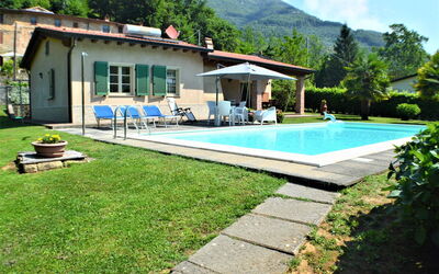 Villa Carducci: Outdoor, Pool