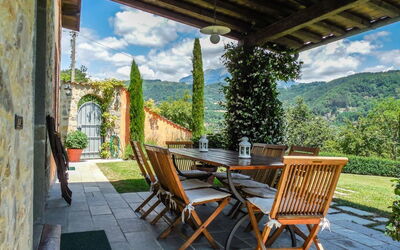 Villa Gelsomino: Building Exterior, Garden