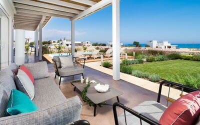 Villa Pachino: Building Exterior, Garden, Outdoor