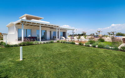 Villa Pachino: Building Exterior, Garden, Outdoor