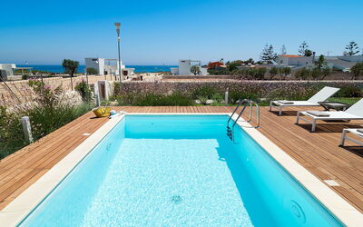 Villa Pachino: Outdoor, Pool