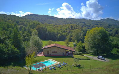 Casetta Verde: Villa with pool in Garfagnana