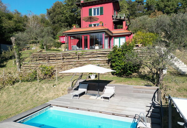 Villa Di Confine: all'aperto, Giardino, Piscina