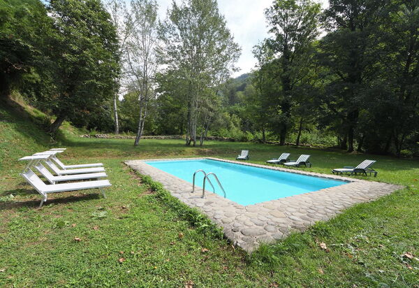 Villa Del Mulino: all'aperto, Esterni, Piscina