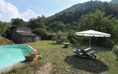 Casa Antelminelli: Giardino, Piscina