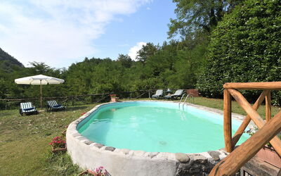 Casa Antelminelli: Giardino, Piscina