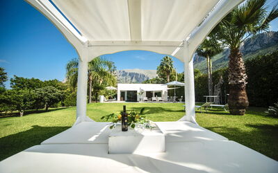 Terrasini Luxury Villa: Garden, Outdoor