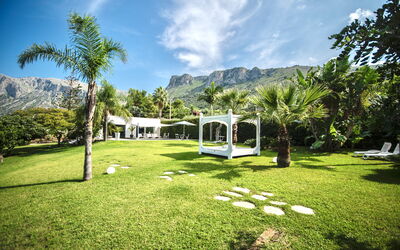 Terrasini Luxury Villa: Garden, Outdoor