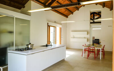 Villa Terrenove: Dining Room, Kitchen