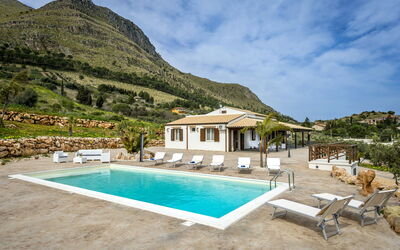 Villa Alcamo: Outdoor, Pool, Scenic View