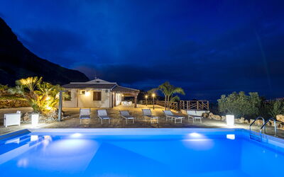 Villa Alcamo: Outdoor, Pool, Scenic View