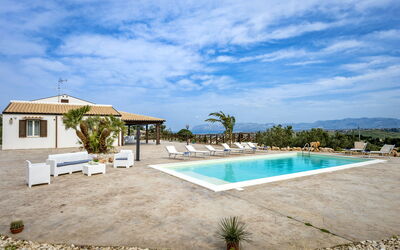 Villa Alcamo: Outdoor, Pool, Scenic View