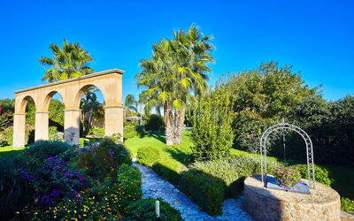 Villa Selinunte: Garden, Outdoor