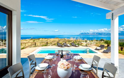 Villa Azzurra: Outdoor, Pool