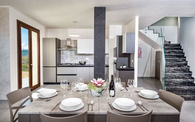 Villa Azzurra: Dining Room, Kitchen