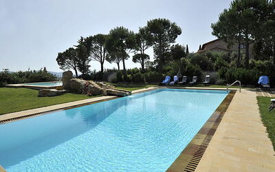 Maremma Retreat: Outdoor, Pool