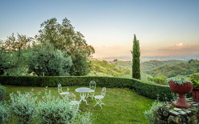 Villa Mami: all'aperto, Esterni, Giardino, Vista Panoramica