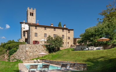 San Tommaso: Esterni, Piscina