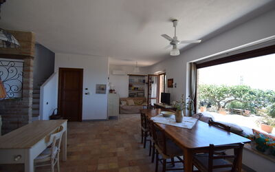 Villa Roccella Ionica: Autunno, Cucina, Estate, Primavera, Soggiorno