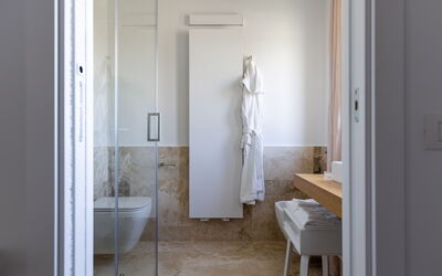 Villa Velari: Automne, Hiver, Printemps, Salle de bain