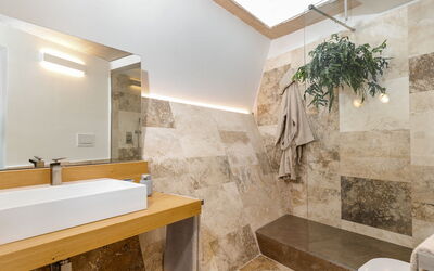 Villa Velari: Automne, Hiver, Printemps, Salle de bain