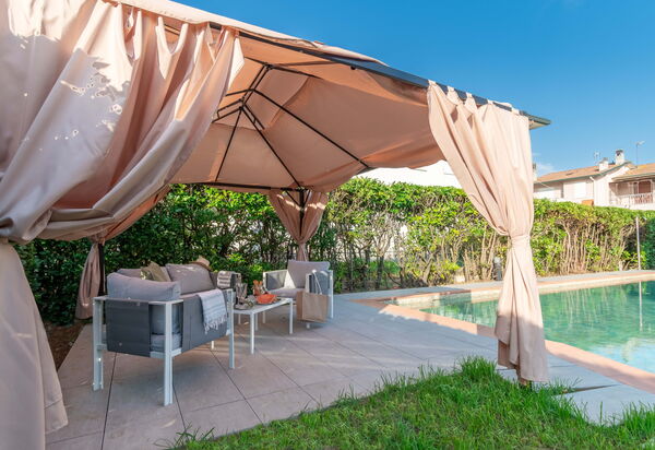 Villa i Portici: Piscina